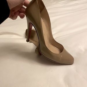 Christian Louboutin Decollate size 37